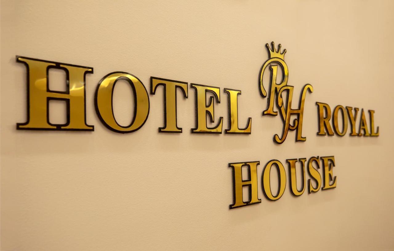 Royal House Ξενοδοχείο Γκόρι Εξωτερικό φωτογραφία